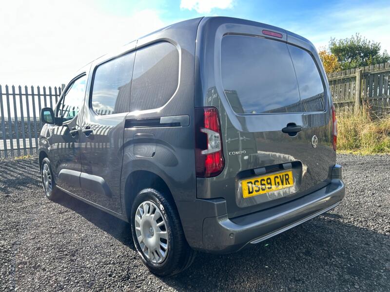 VAUXHALL COMBO 1.5 Turbo D 2000 Sportive 2019