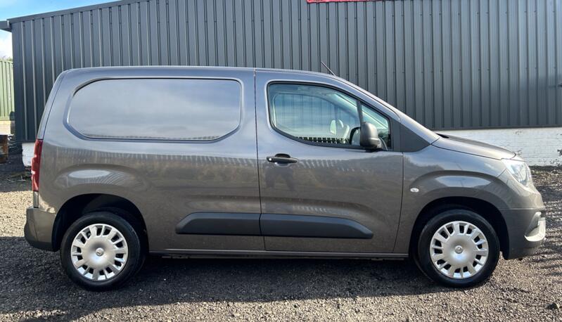 VAUXHALL COMBO 1.5 Turbo D 2000 Sportive 2019