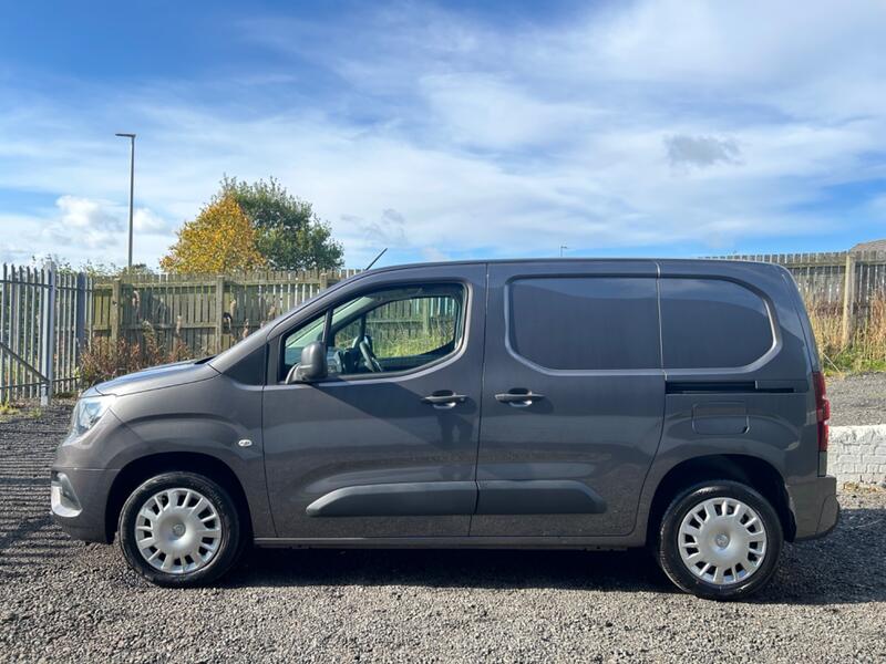 VAUXHALL COMBO 1.5 Turbo D 2000 Sportive 2019